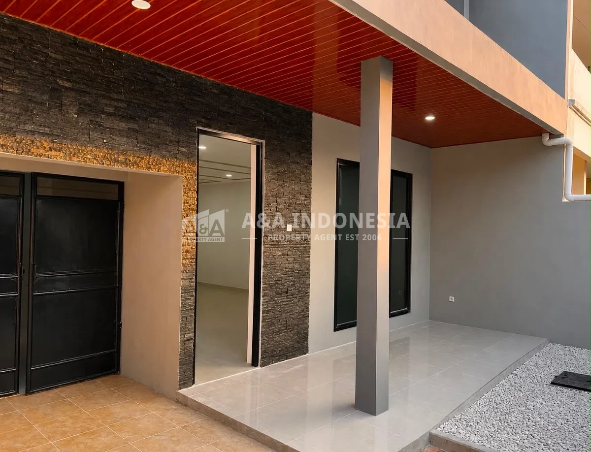 Dijual Rumah di Nginden Intan Surabaya Timur, Lokasi Strategis Dekat UNTAG & UNITOMO - Thumbnail 2