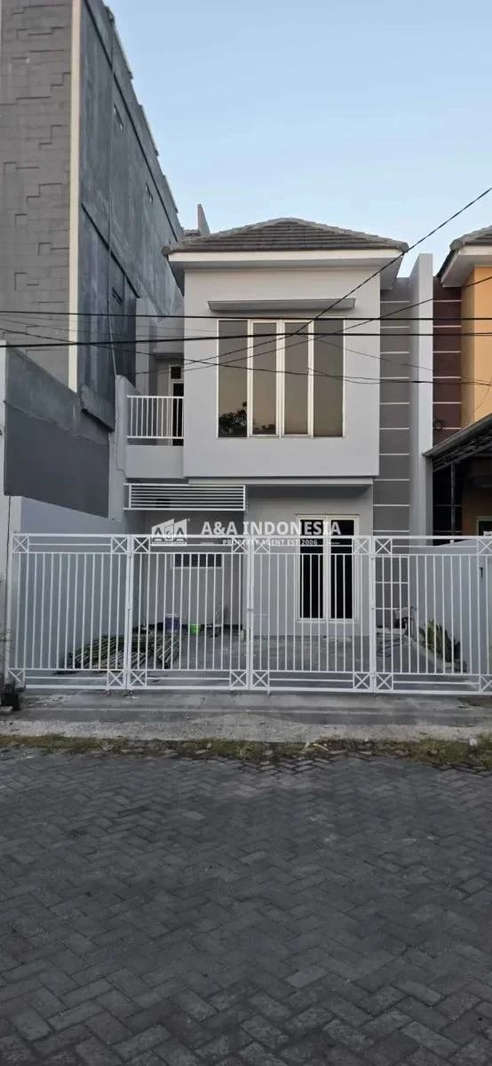 Disewakan Rumah Lokasi Strategis Cocok Untuk Kantor, Usaha Bumi Marina Emas Surabaya Timur - Image 1