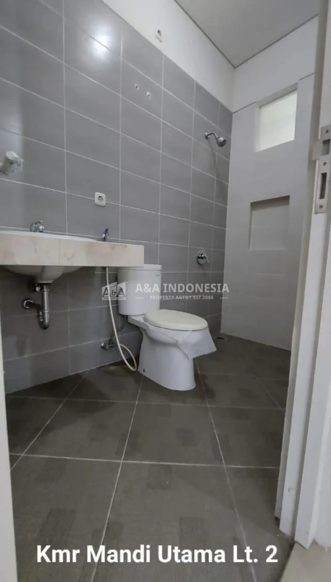Dijual Rumah 2 Lantai di Royal Residence Cluster Greenwich Surabaya Barat - Thumbnail 8