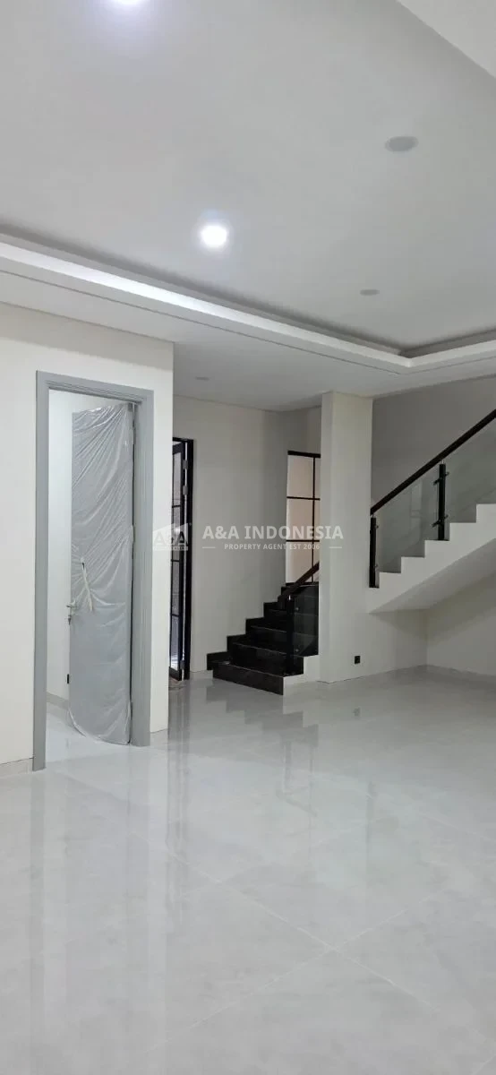 *Dijual Rumah New Minimalis di Woodland - Citraland Dekat Pasar Surabaya Barat* - Thumbnail 2