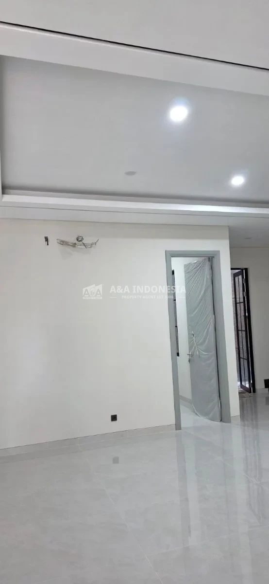 *Dijual Rumah New Minimalis di Woodland - Citraland Dekat Pasar Surabaya Barat* - Thumbnail 3