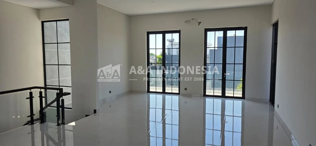*Dijual Rumah New Minimalis di Woodland - Citraland Dekat Pasar Surabaya Barat* - Thumbnail 4