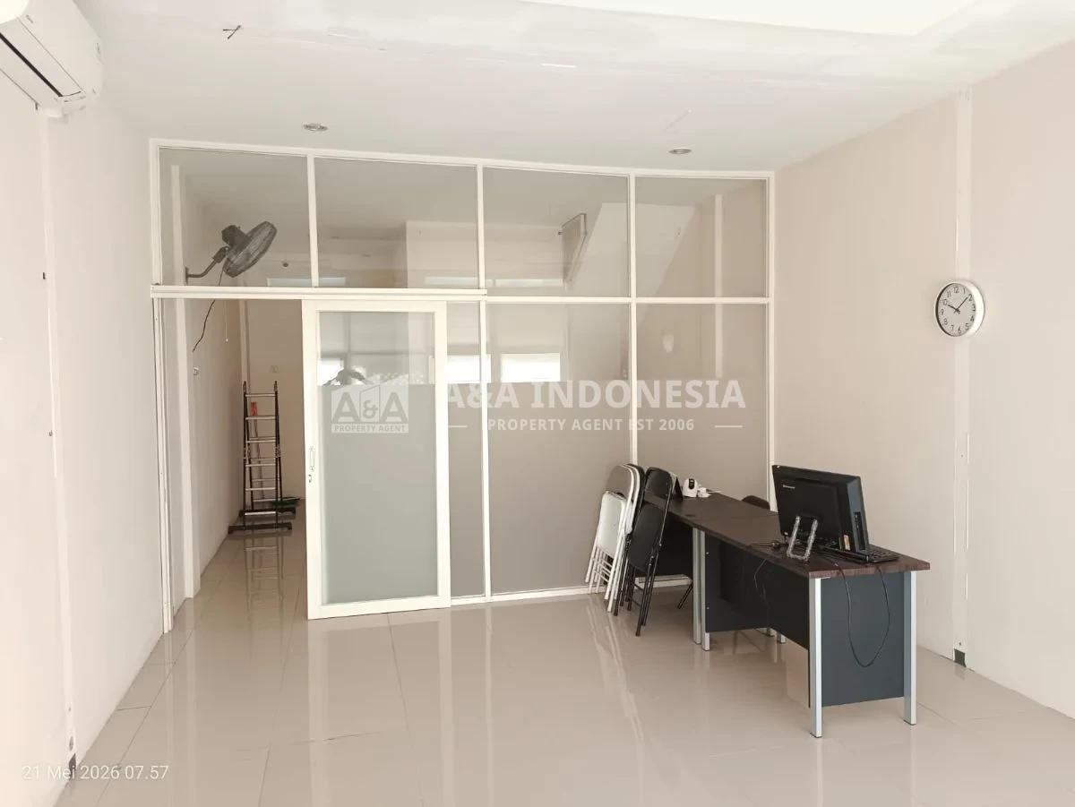 Disewakan Ruko 3 Lantai Strategis Jl. Ngaglik Surabaya - Thumbnail 2