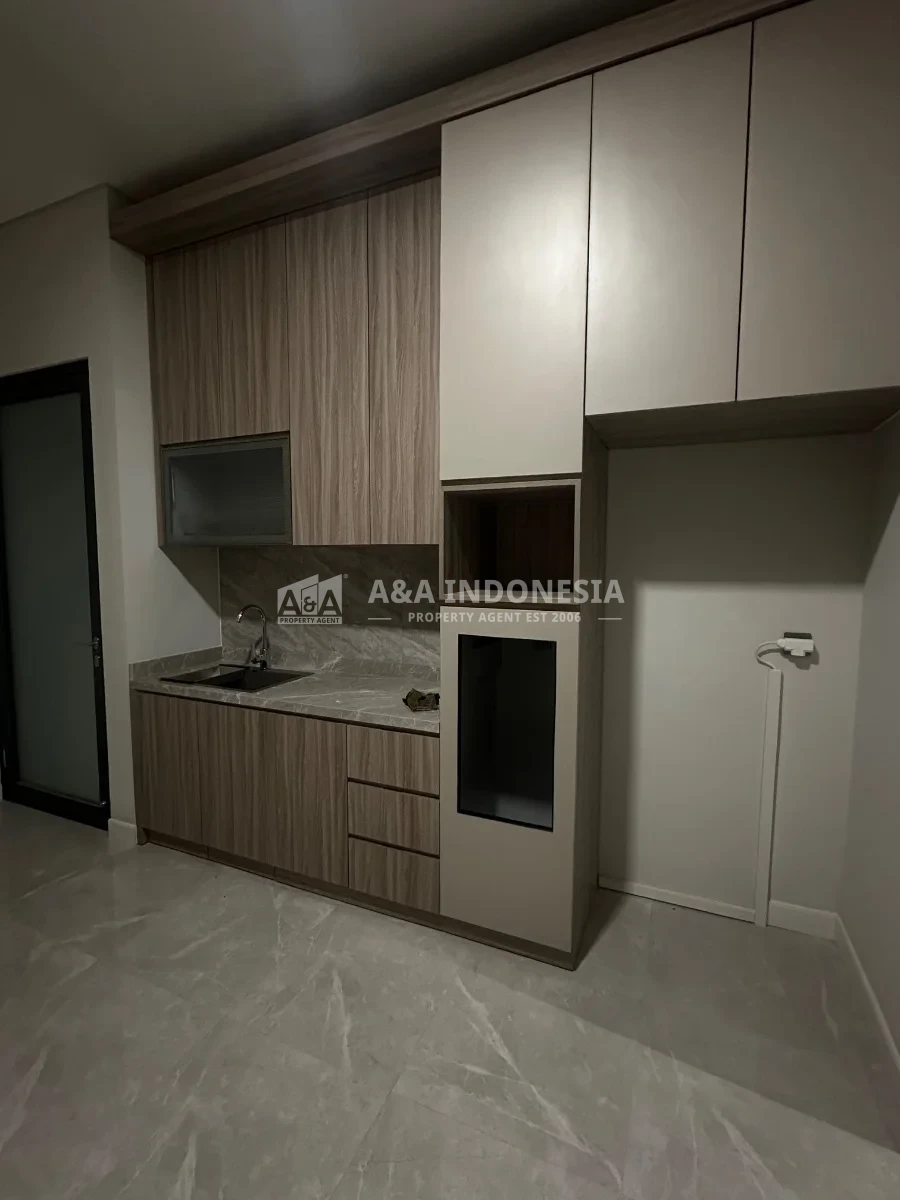 Dijual Rumah 3 Lantai Royal Residence Surabaya Barat - Image 1