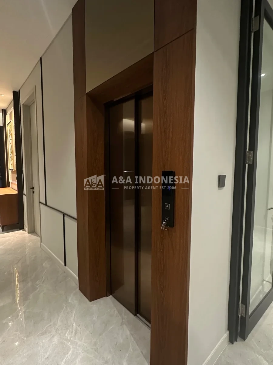 Dijual Rumah 3 Lantai Royal Residence Surabaya Barat - Thumbnail 2