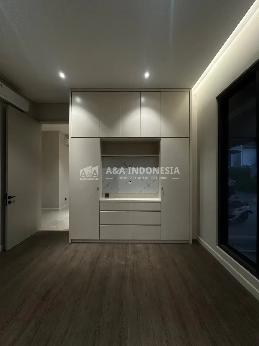 Dijual Rumah 3 Lantai Royal Residence Surabaya Barat - Thumbnail 5