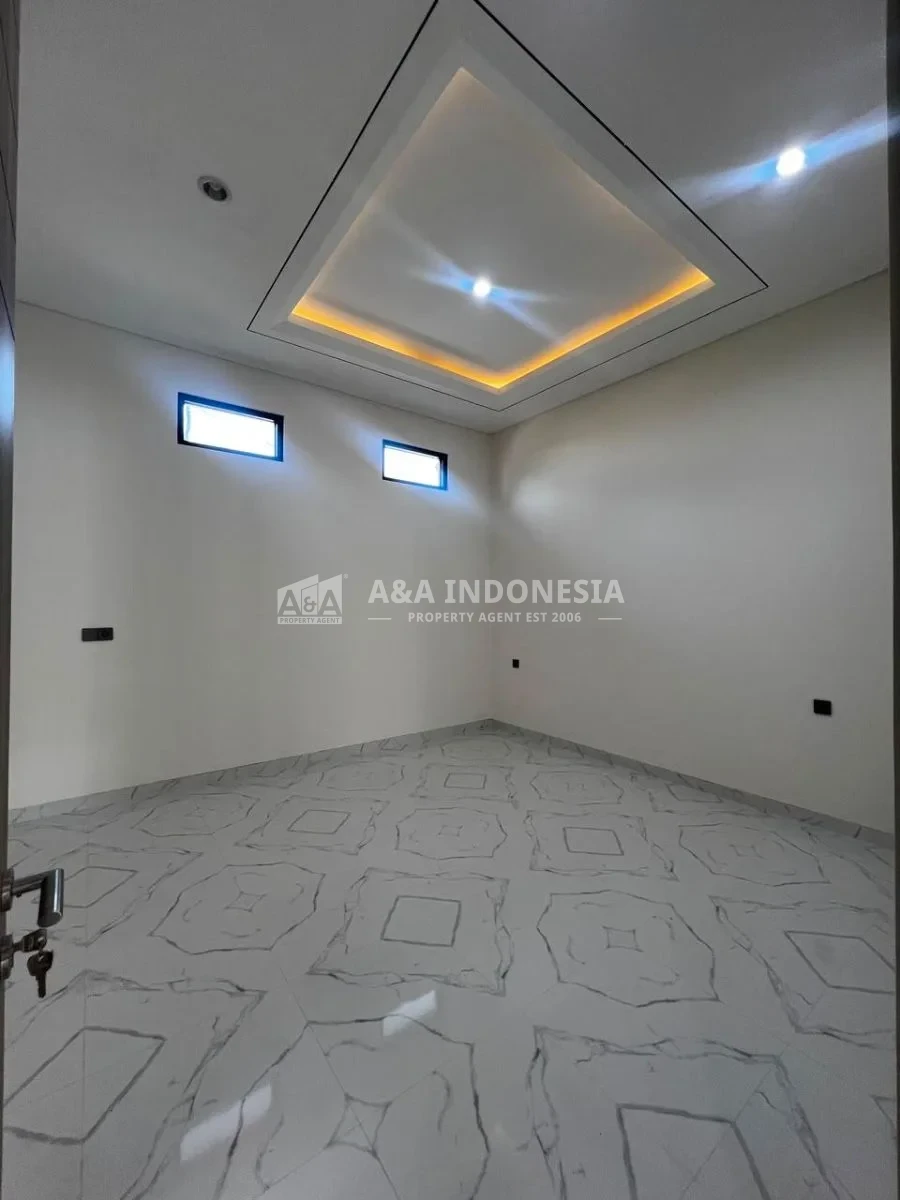 Dijual rumah baru Lokasi Strategis 2 lantai minimalis Sorento Pakuwon City - Thumbnail 4