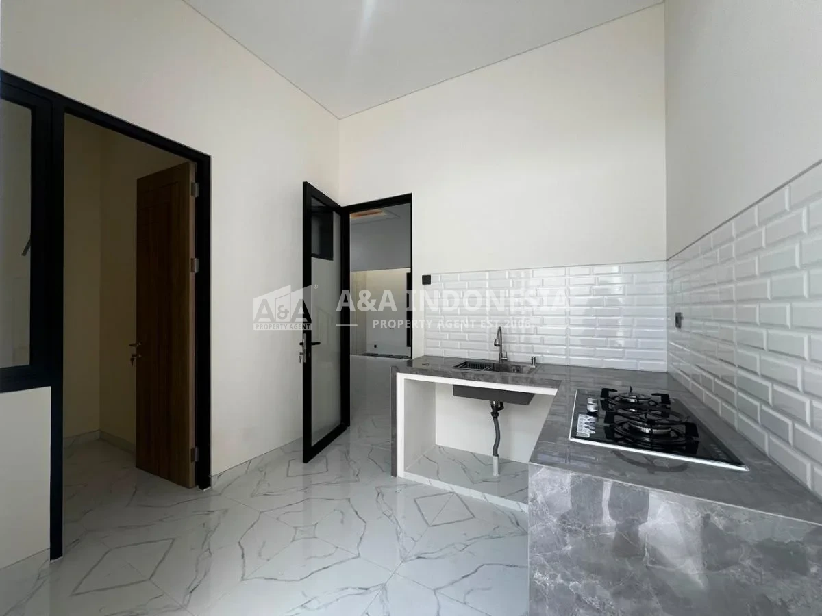 Dijual rumah baru Lokasi Strategis 2 lantai minimalis Sorento Pakuwon City - Thumbnail 5