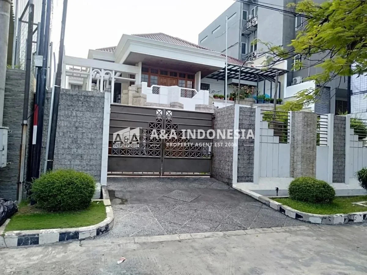 Dijual Rumah Mewah Lokasi Strategis Jalan Cempaka Surabaya Pusat - Thumbnail 2