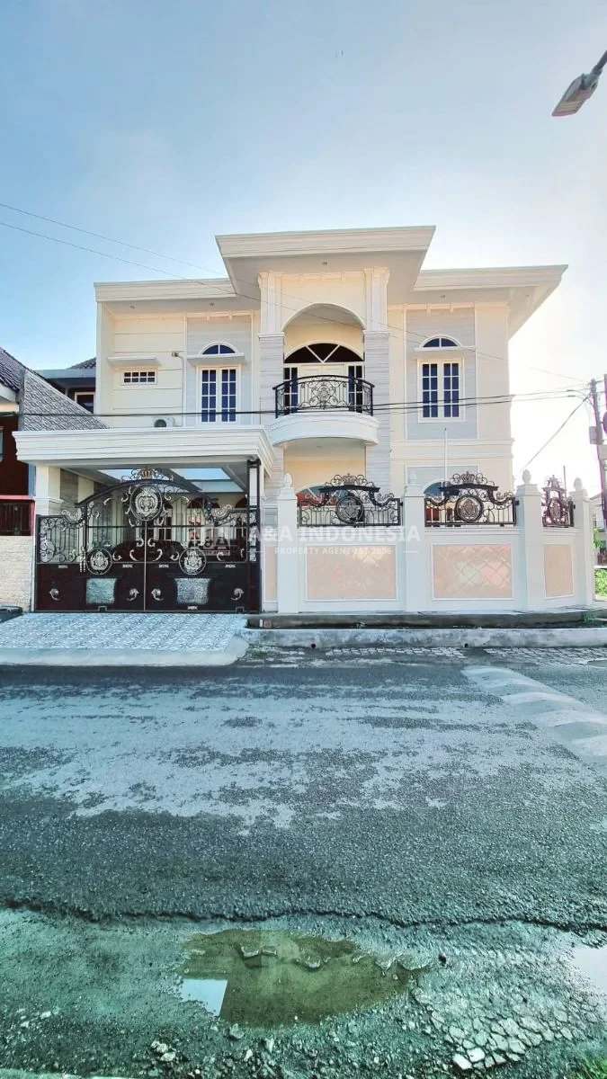 Rumah 2 Lantai Siap Huni Terawat Manyar Rejo Surabaya