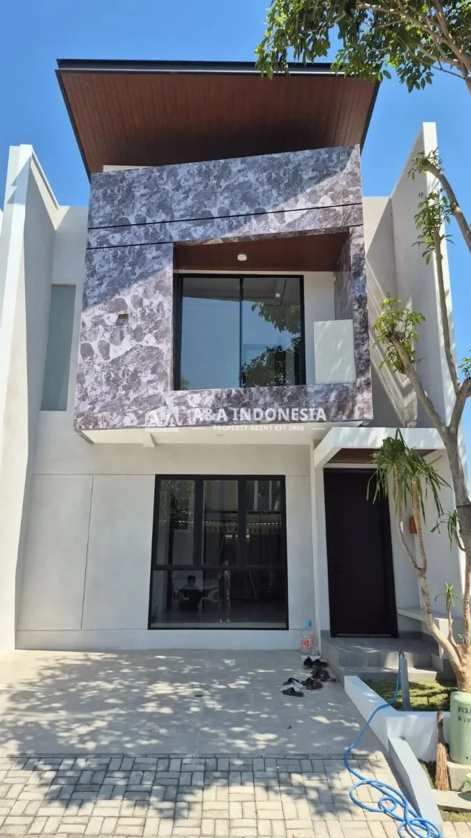 Dijual Rumah Lokasi Strategis Design Modern Konsep Smart Home Taman Puspa Raya Surabaya Barat - Image 1