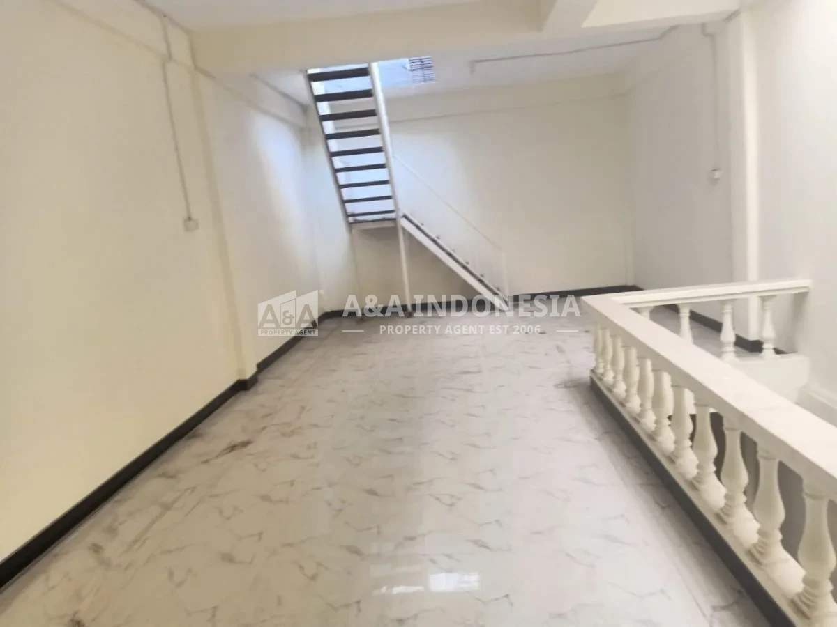 Dijual/Disewakan Ruko Minimalis di Babatan Permai Surabaya Utara - Image 1