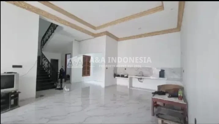 Rumah 2 Lantai Siap Huni Terawat Murah Strategis Manyar Rejo Surabaya - Thumbnail 3
