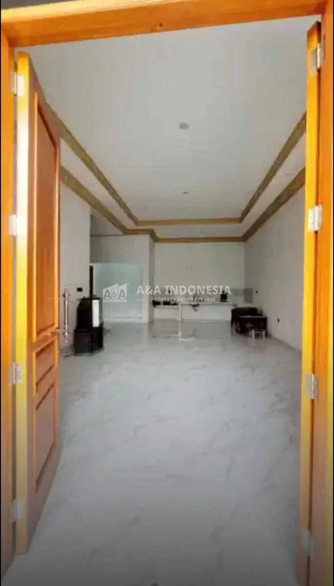 Rumah 2 Lantai Siap Huni Terawat Murah Strategis Manyar Rejo Surabaya - Thumbnail 6