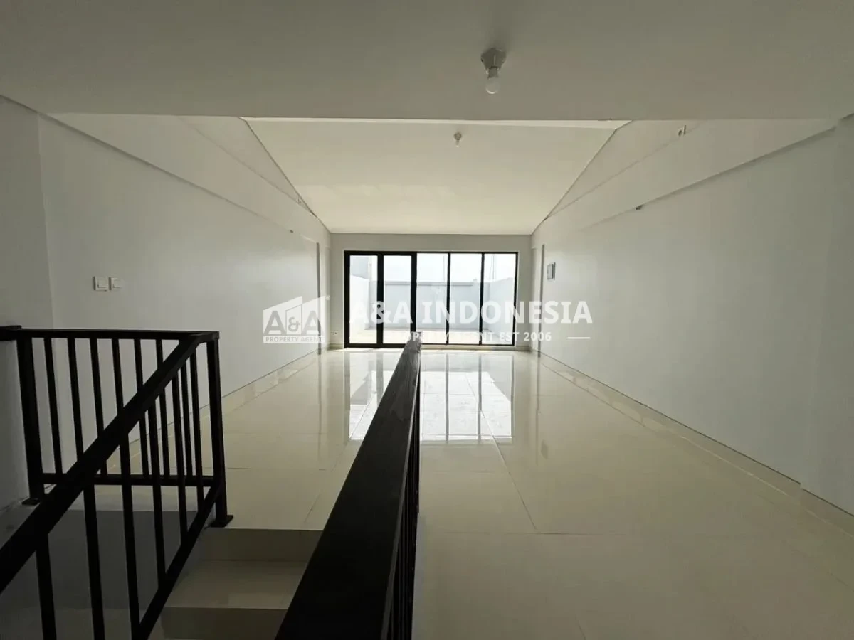 Disewakan Ruko One Arcade Lokasi Strategis Tipe Attic Citraland Surabaya Barat - Thumbnail 2