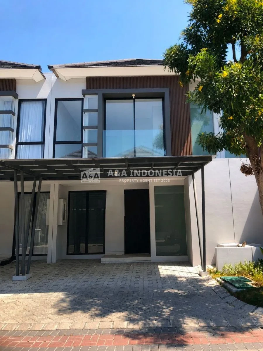 Dijual Murah Rumah lokasi Strategis di Cluster Gladstone Grand Pakuwon, Surabaya Barat