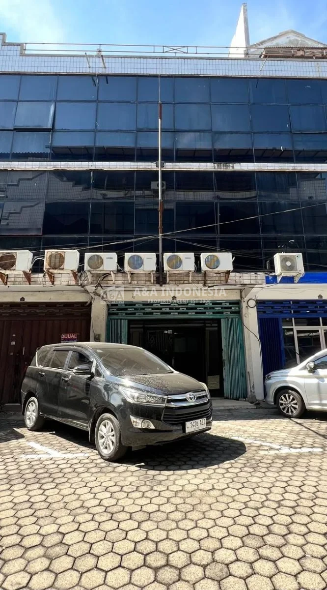 *Disewakan Ruko 3 lantai di Rungkut Mewah Indah Ngagel Surabaya Timur*