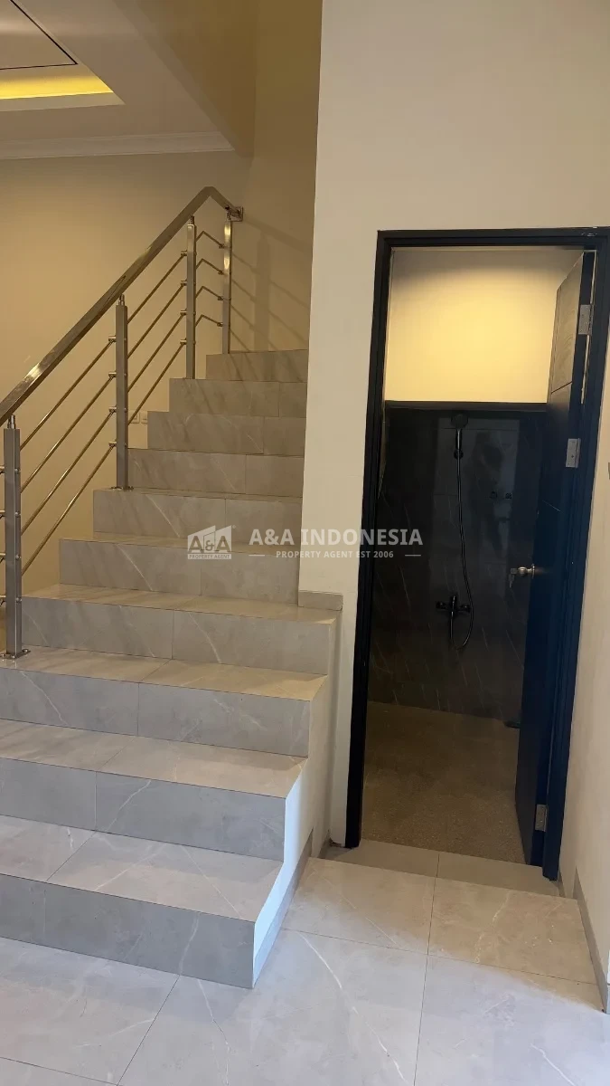 Dijual Rumah 2Lantai di Manyar Tirtoyoso Selatan Surabaya Timur - Thumbnail 4