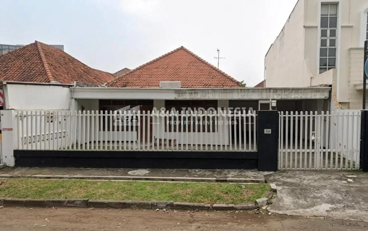 Jual Rumah 1 Lantai Tanah Luas Raya Kartini Lokasi Prestisius Surabaya Pusat - Image 1