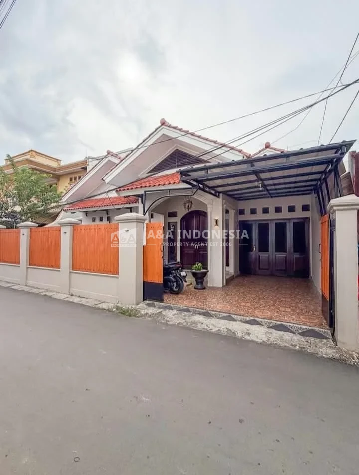 Dijual Rumah Lokasi Strategis Jl. H. Terin2 Pangkalan Jati Baru, Cinere, Depok - Image 1