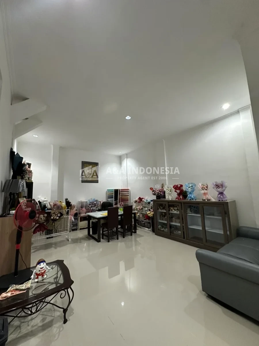 Dijual Rumah Minimalis Modern 2 Lantai SHM di Wisma Lidah Kulon Surabaya Barat - Thumbnail 4