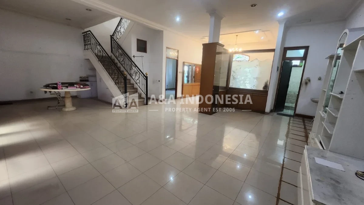 Disewakan Rumah 2 Lantai Di Taman Mutiara Pakuwon City Surabaya Timur - Thumbnail 4