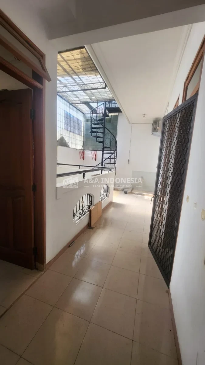 Disewakan Rumah 2 Lantai Di Taman Mutiara Pakuwon City Surabaya Timur - Thumbnail 5