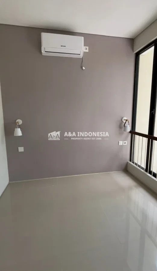 Dijual Rumah Baru Lokasi Strategis Northwest Lake Citraland Surabaya Barat - Thumbnail 2