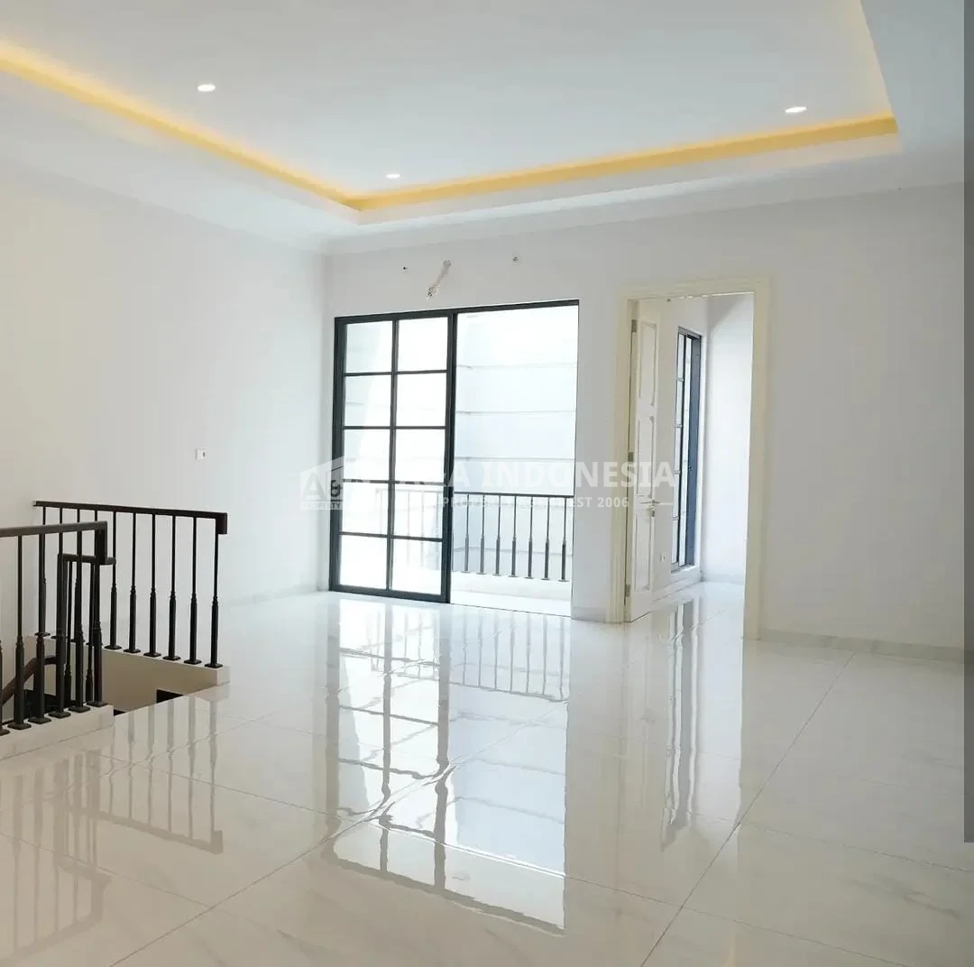 Jual Rumah Mewah Baru Gress 2 Lantai Galaxy Bumi Permai Araya Terjangkau Lokasi Premium Surabaya Timur - Thumbnail 2