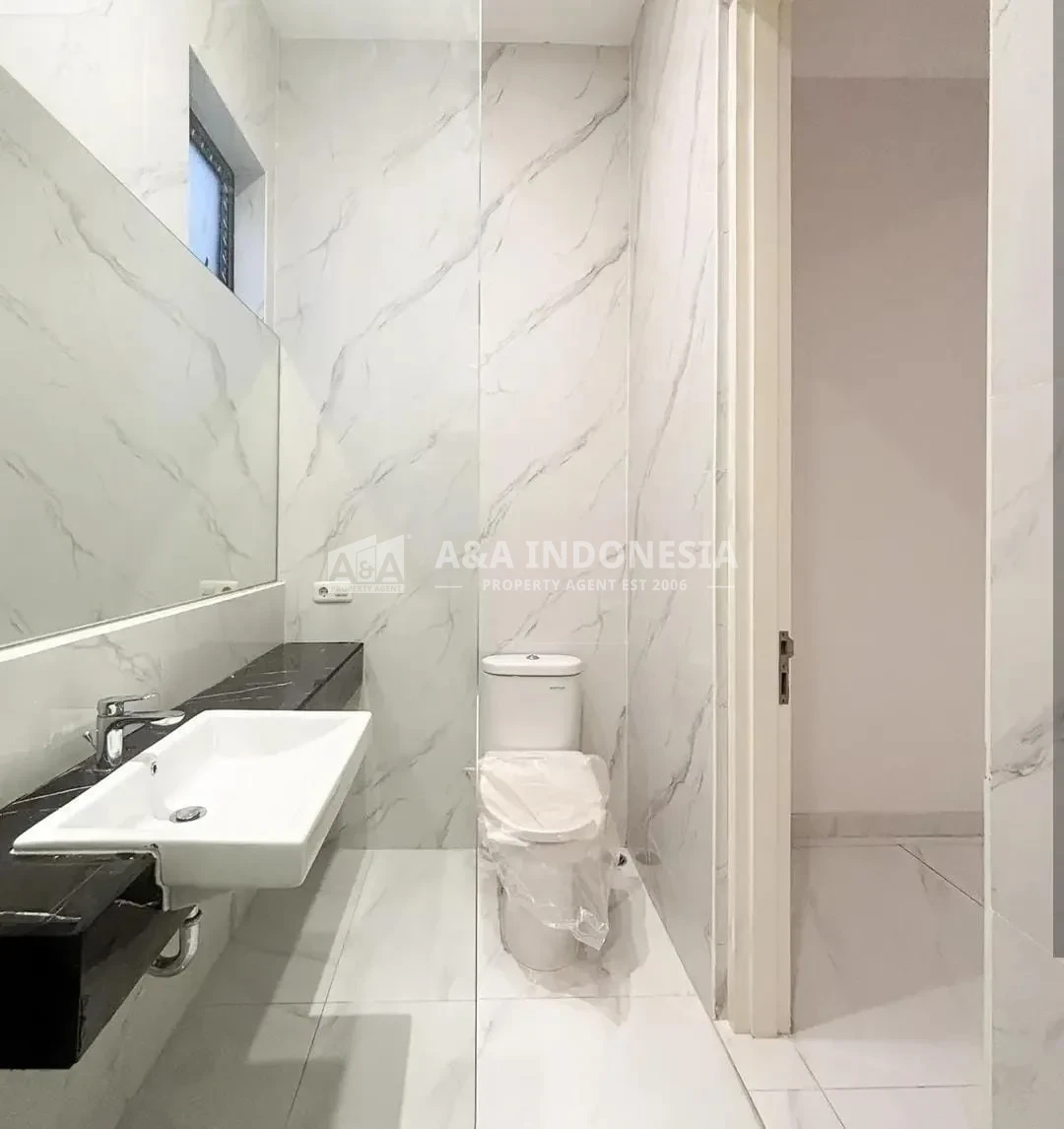 Jual Rumah Mewah Baru Gress 2 Lantai Galaxy Bumi Permai Araya Terjangkau Lokasi Premium Surabaya Timur - Thumbnail 6