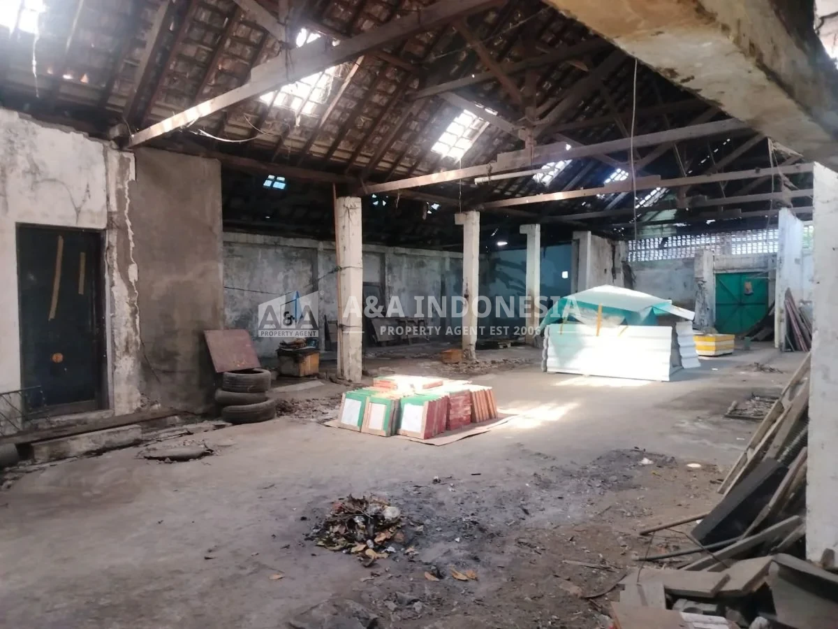 Jual Rumah Usaha Hitung Tanah Jalan Semarang - Surabaya - Image 1