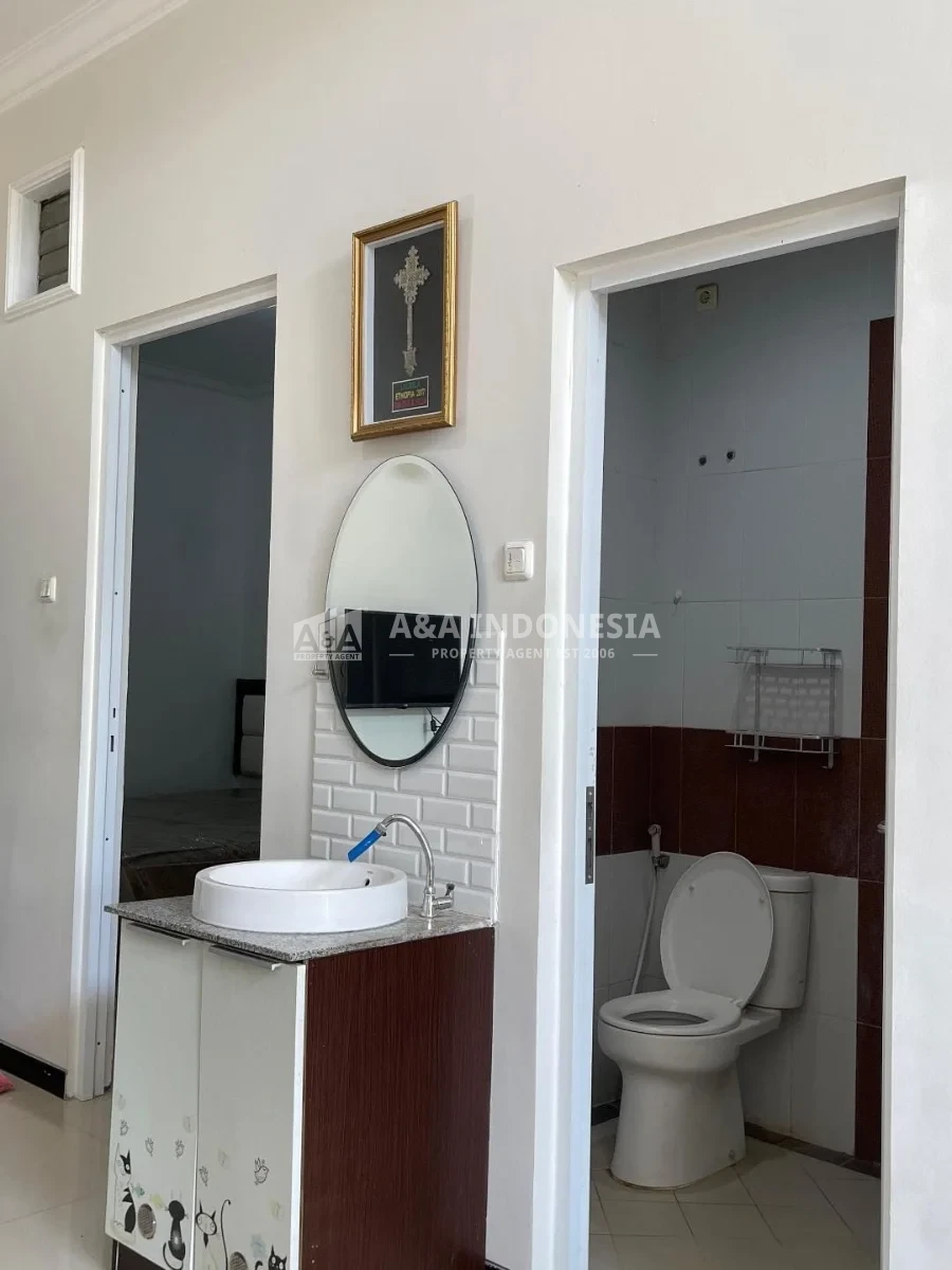Disewakan Rumah 1 Lantai Full Furnish di Sukolilo Dian Regency Surabaya Timur Dekat ITS & MERR - Thumbnail 7