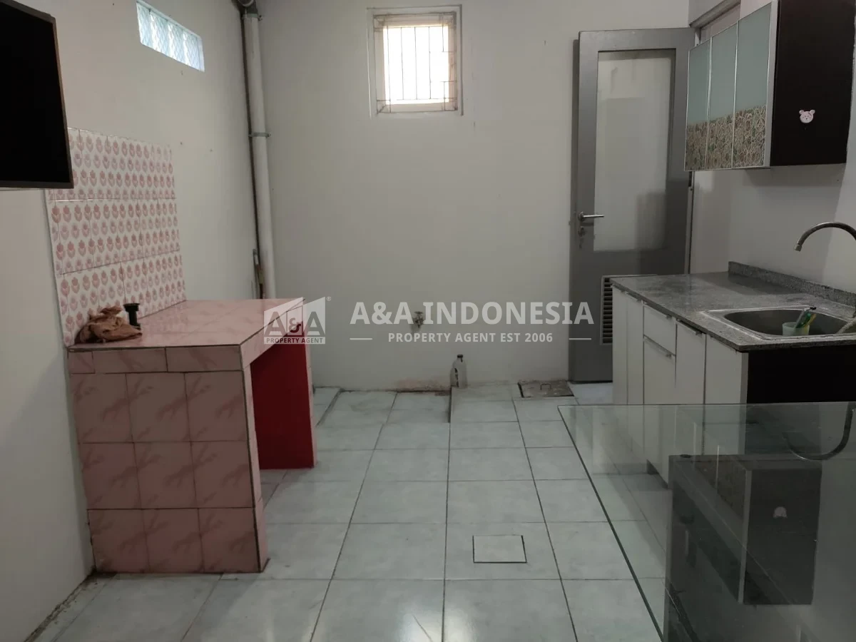 Disewakan Rumah Furnished Sukolilo Dian Regency Surabaya Timur — Hadap Utara, Dekat ITS & MERR, Siap Huni - Thumbnail 5