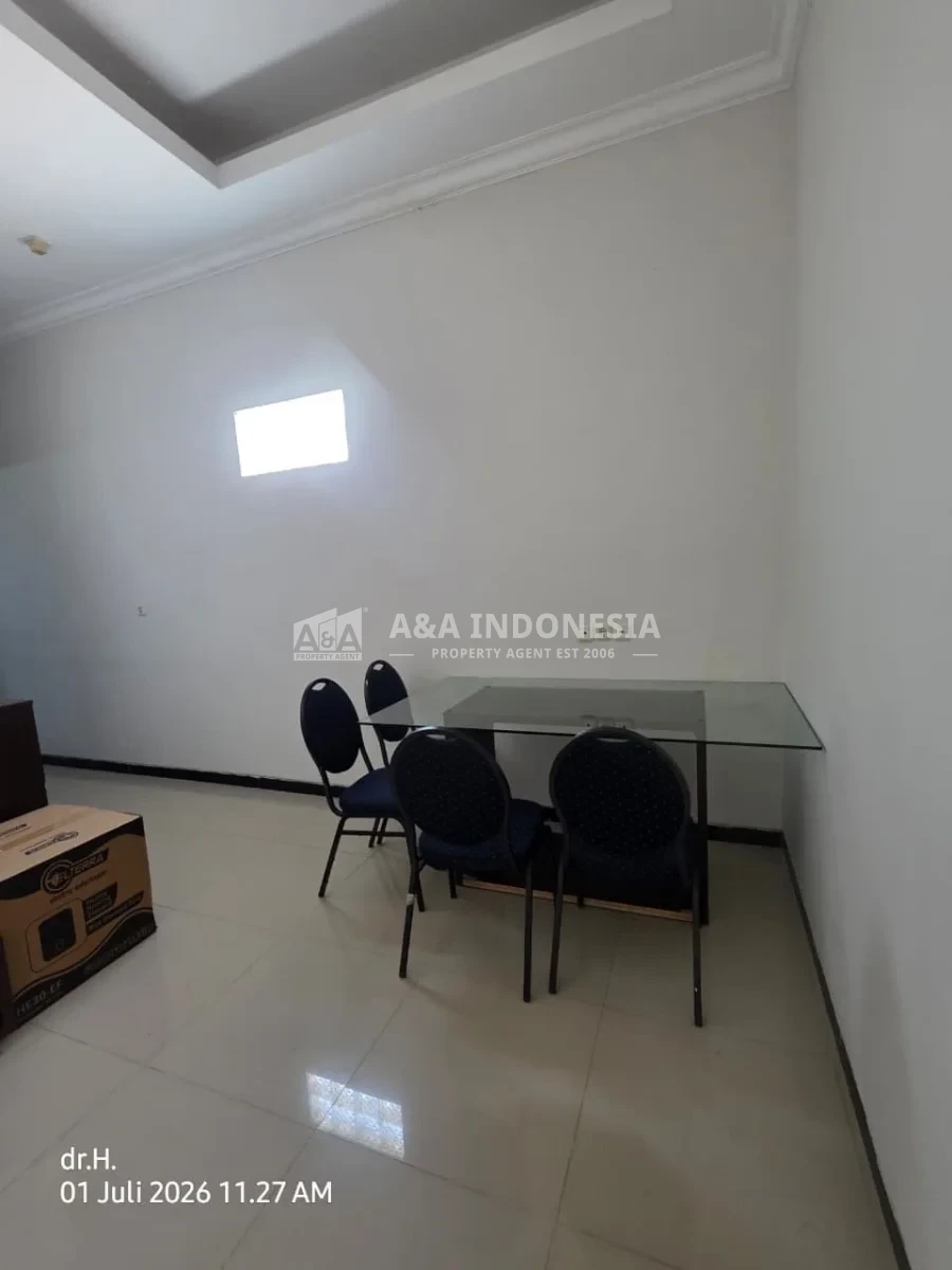 Disewakan Rumah Furnished Sukolilo Dian Regency Surabaya Timur — Hadap Utara, Dekat ITS & MERR, Siap Huni - Thumbnail 8