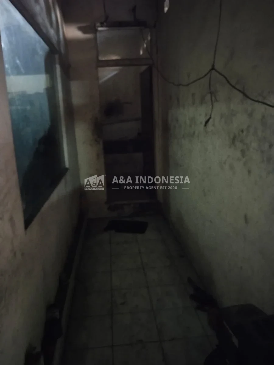 Disewakan Gudang Dan Kantor Nol Jalan  Raya Lokasi Dukuh Kupang Barat Di Surabaya Barat - Thumbnail 2