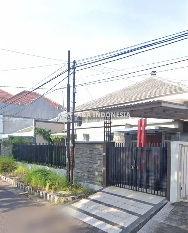 Disewakan Rumah Luas dan Nyaman di Kawasan Eksklusif Cocok Untuk Usaha Kris Kencana Sari Surabaya Barat - Thumbnail 2