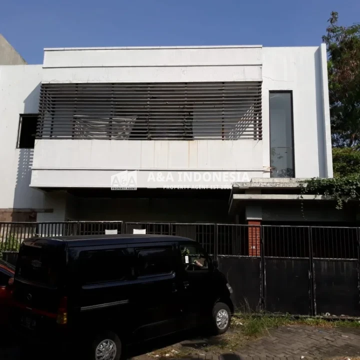 Dijual Rumah Usaha Lokasi Strategis Potensi Investasi di Raya Bukit Kencana Sari Surabaya Barat - Image 1