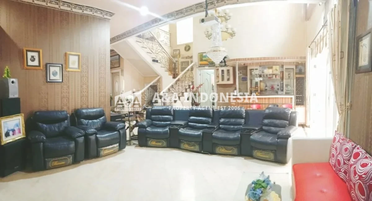 Dijual Rumah Lokasi Strategis Mewah Nyaman Gayungsari Surabaya Selatan - Thumbnail 5