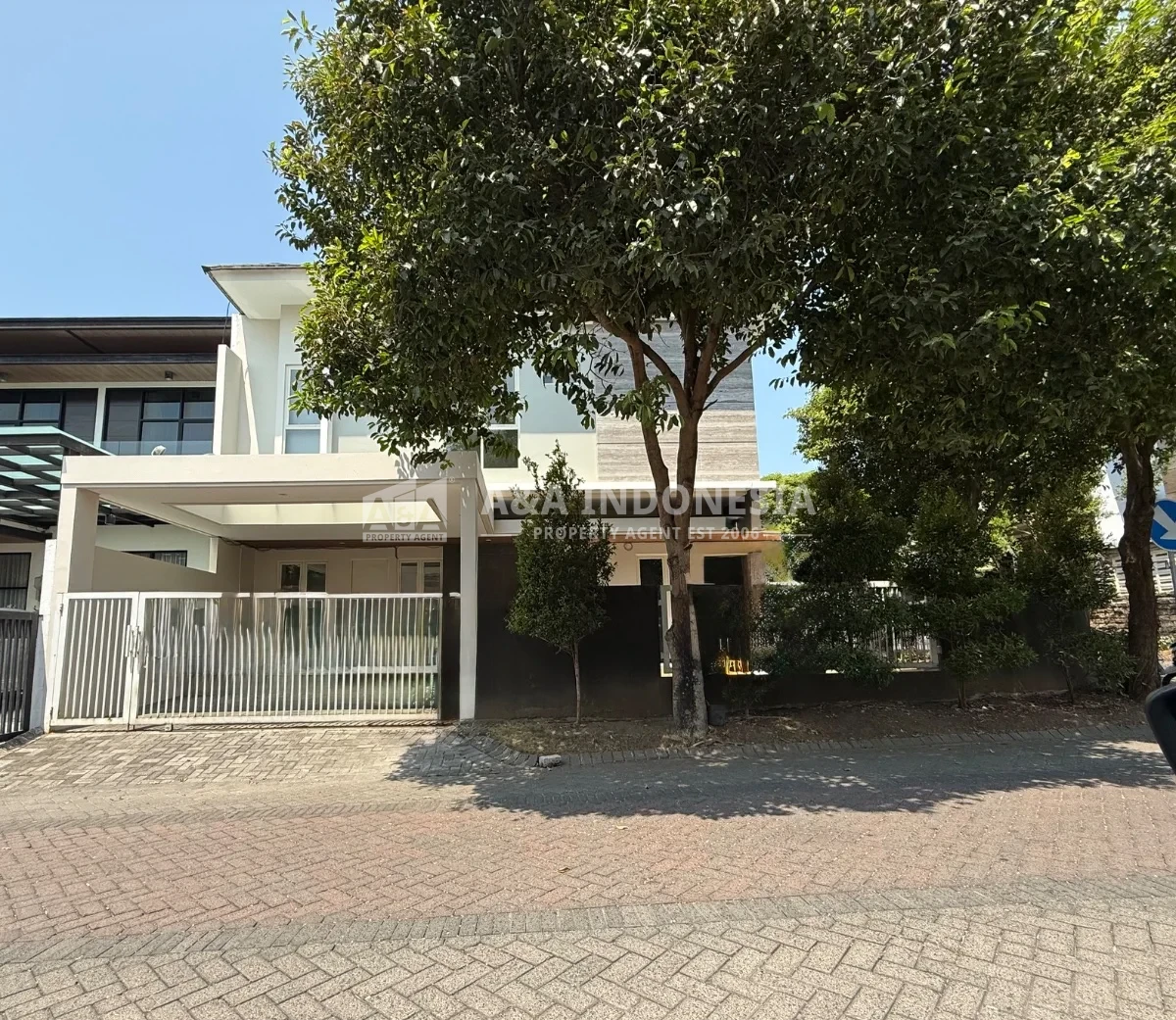 Dijual Rumah Siap Huni Taman Puspa Raya Citraland Surabaya Barat - Image 1