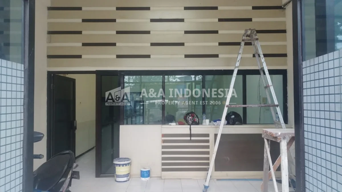 Disewakan Ruko 3 Lantai Strategis Di Ngagel Jaya Selatan Surabaya Timur – Cocok untuk Bank & Kantor - Thumbnail 2