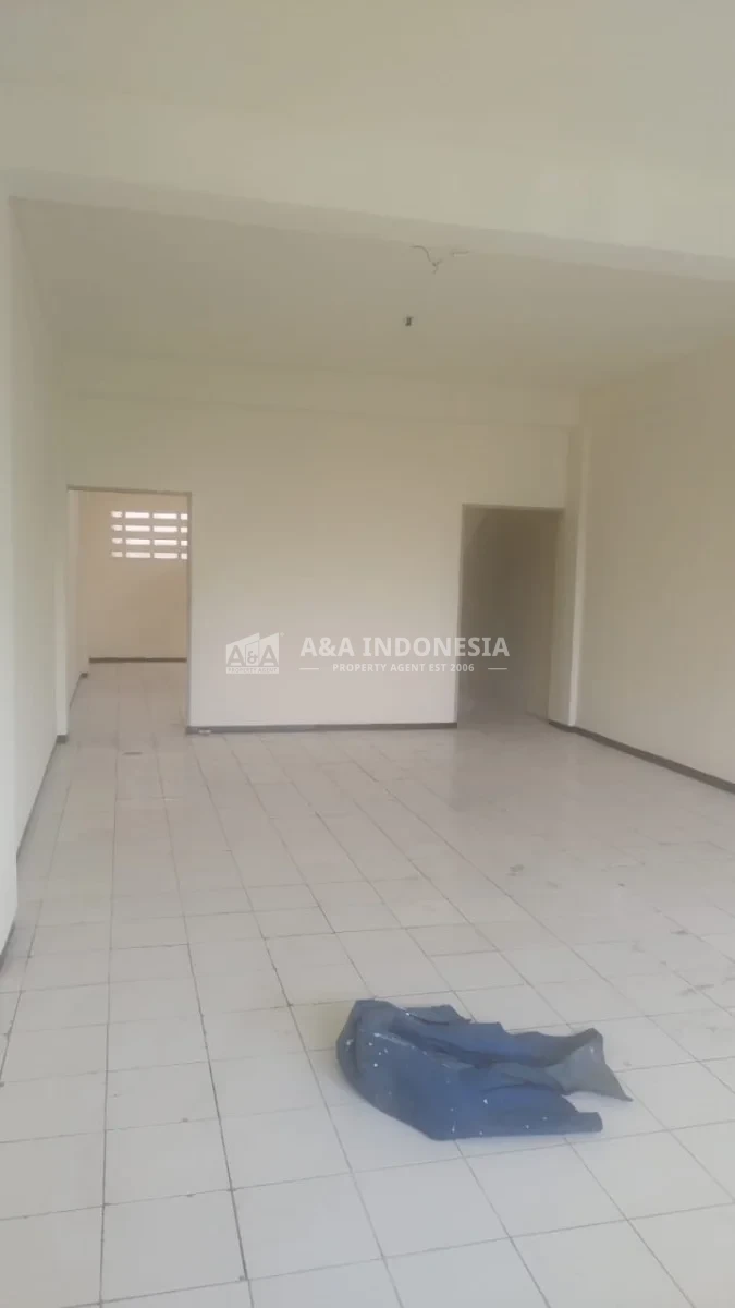 Disewakan Ruko 3 Lantai Strategis Di Ngagel Jaya Selatan Surabaya Timur – Cocok untuk Bank & Kantor - Thumbnail 3