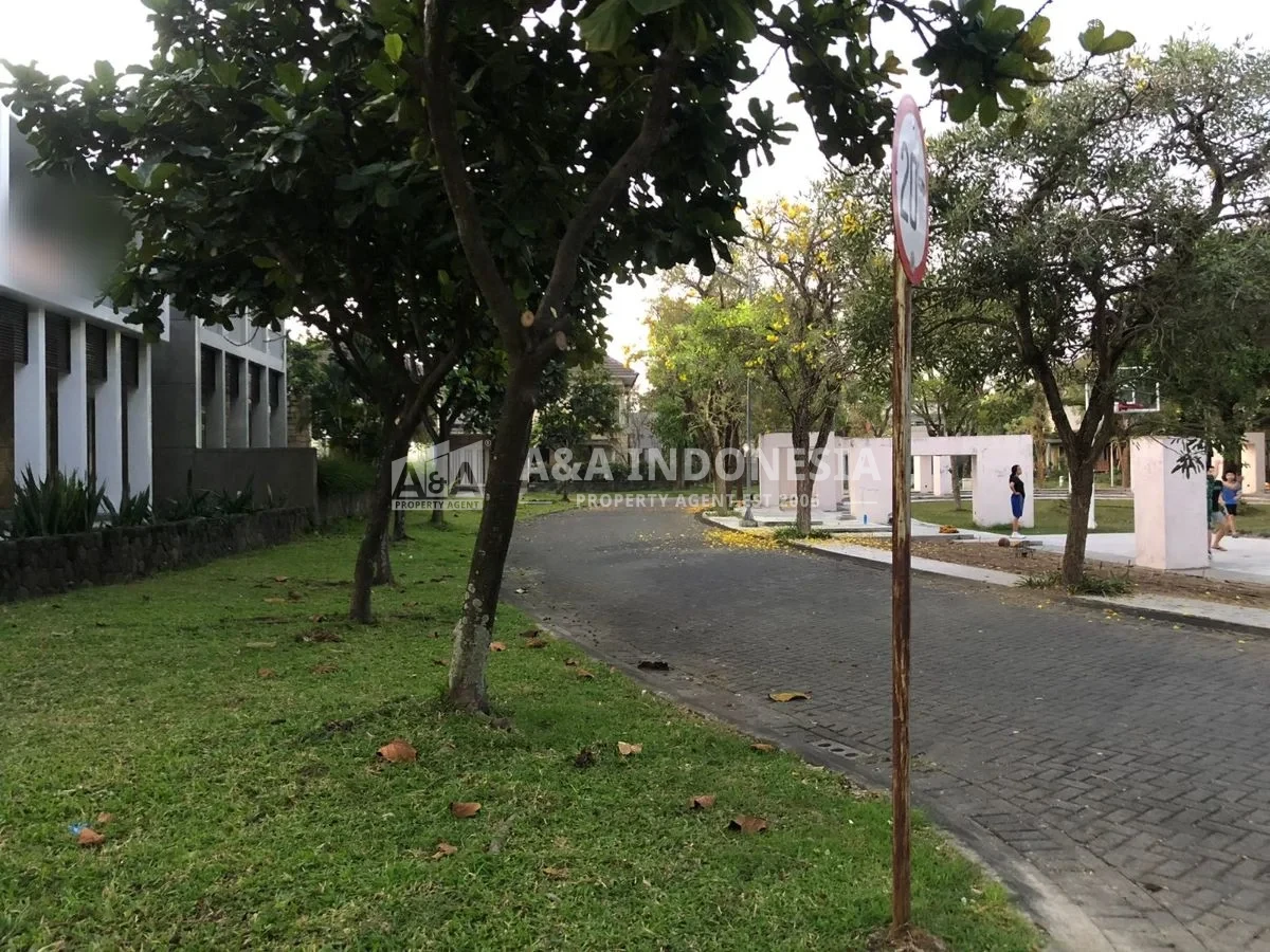 Dijual Rumah Lokasi Bagus Diamond Hill Citraland Surabaya Barat - Thumbnail 2