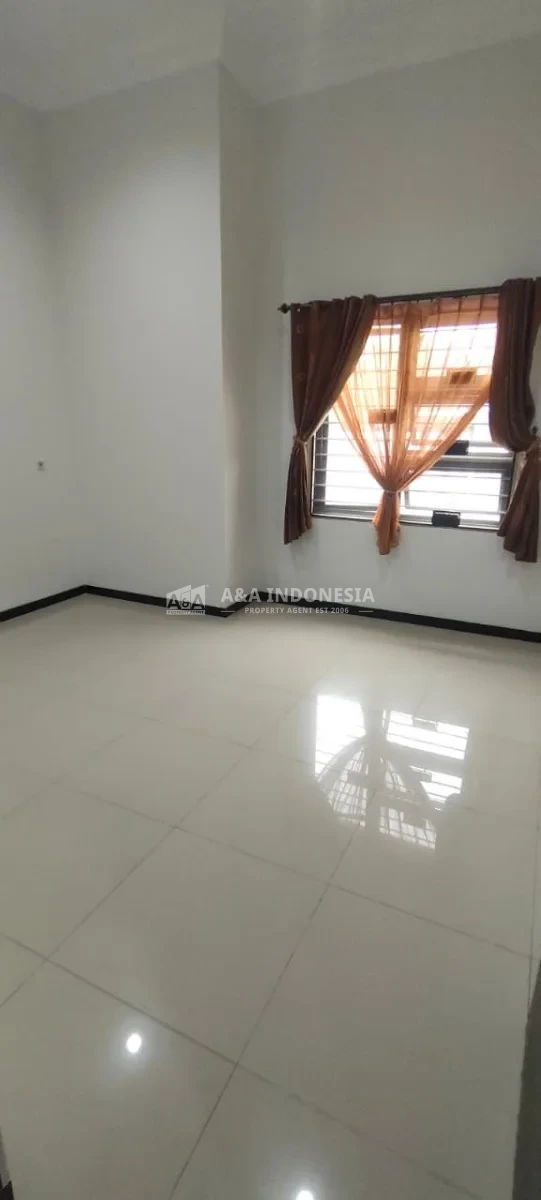 Disewakan Rumah Manyar Tirtomoyo Surabaya Timur Dekat MERR & Galaxy Mall - Thumbnail 6