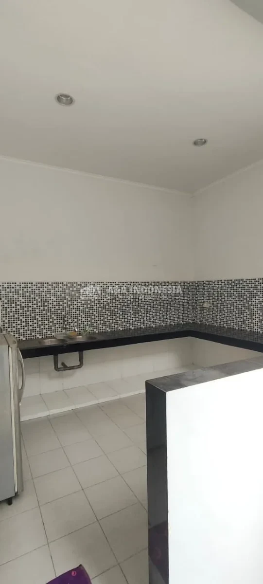 Disewakan Rumah Manyar Tirtomoyo Surabaya Timur Dekat MERR & Galaxy Mall - Thumbnail 8