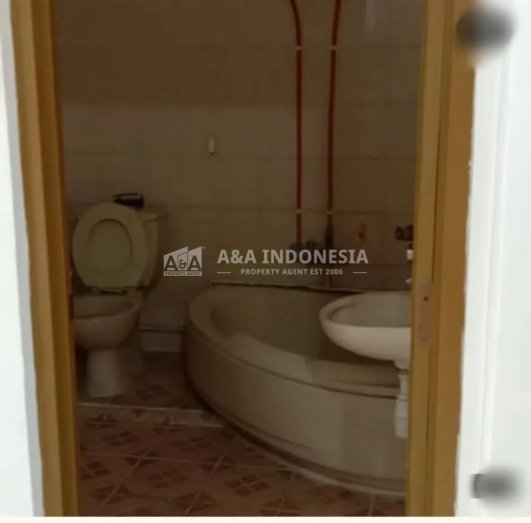 Disewakan Rumah Darmo Harapan Indah Lokasi Strategis Di Surabaya Barat - Thumbnail 2