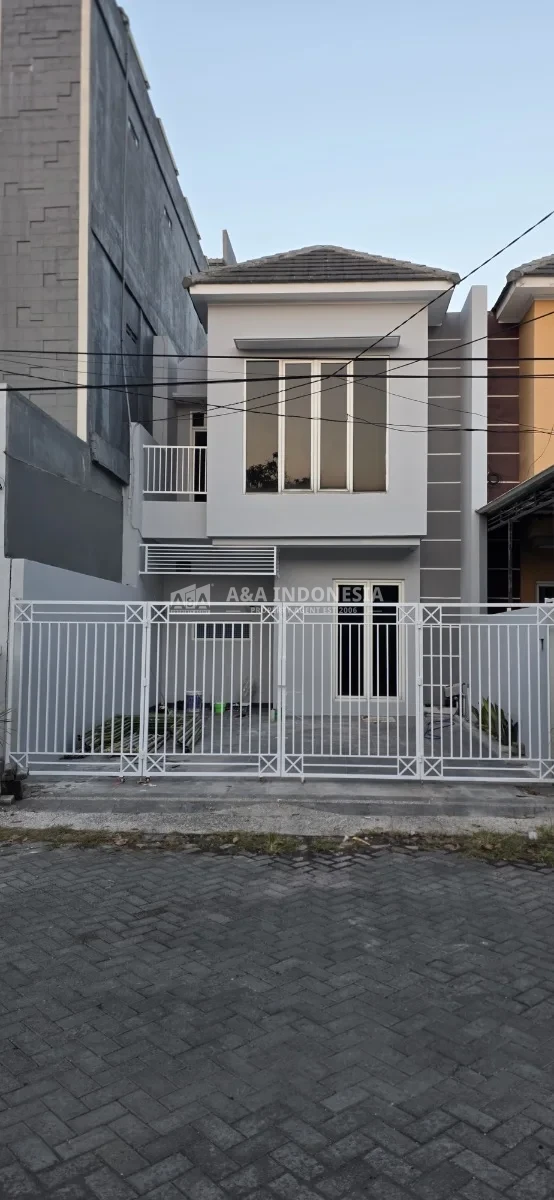 Disewakan Rumah 2 Lantai Bumi Marina Emas Keputih — Cocok Hunian / Kantor, Jalan Lebar, Parkir Luas - Thumbnail 7