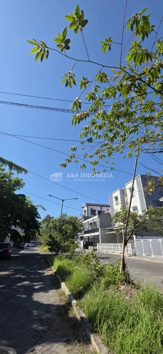 Disewakan Rumah 2 Lantai Bumi Marina Emas Keputih — Cocok Hunian / Kantor, Jalan Lebar, Parkir Luas - Thumbnail 8