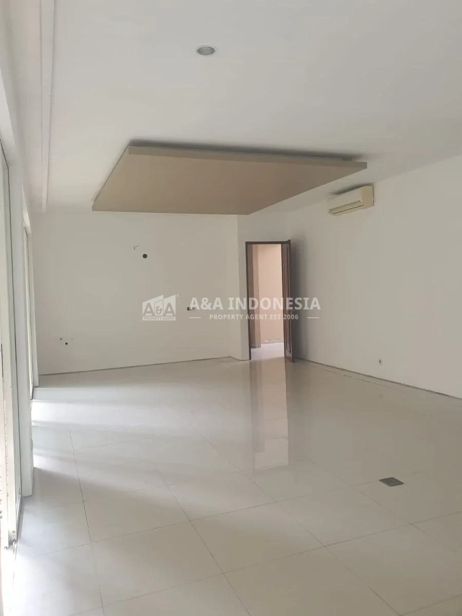 *Disewakan Rumah Bagus dan Murah di Graha Natura Surabaya Barat* - Thumbnail 2