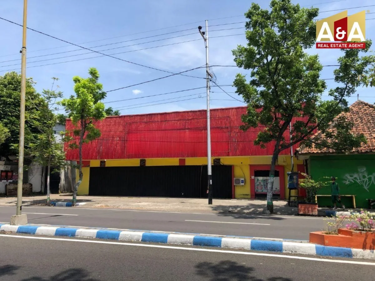 Disewakan Toko Serbaguna Lokasi Strategis di Jalan Panglima Sudirman Nganjuk - Image 1