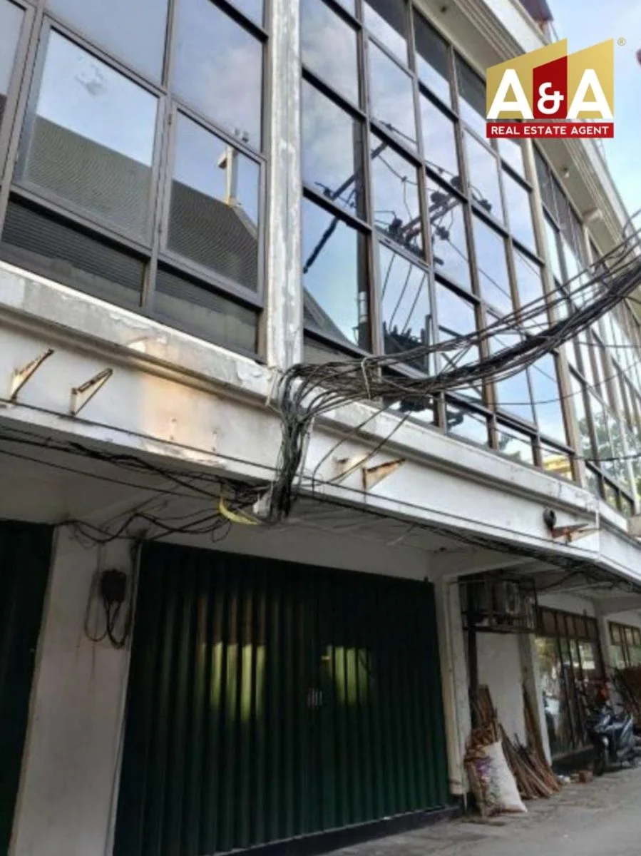 Dijual Ruko Strategis Tengah Kota di Jalan Kayoon Surabaya Pusat